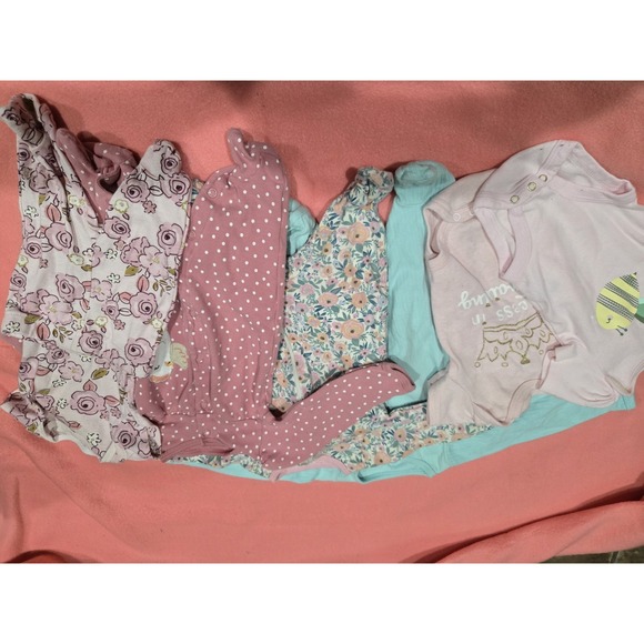 15 Piece Newborn Girl Lot Baby Clothes - Picture 1 of 8
